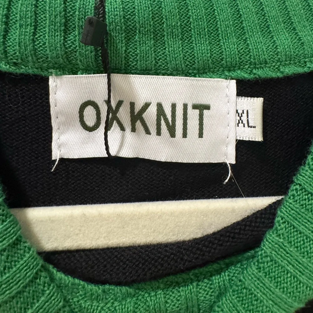 MAX!! How the Grinch Stole Christmas comfy sweater. - Picture 7 of 10